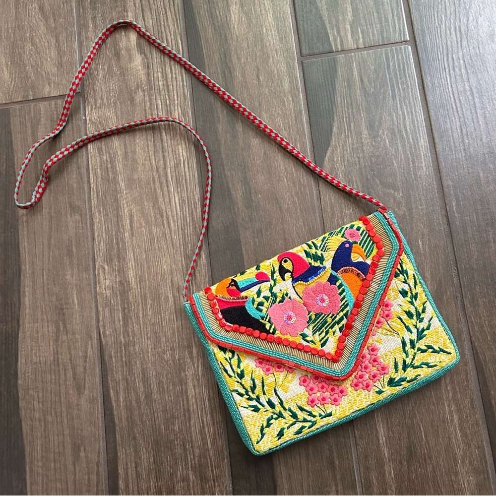 Ethnique Embroidered Floral Clutch Purse